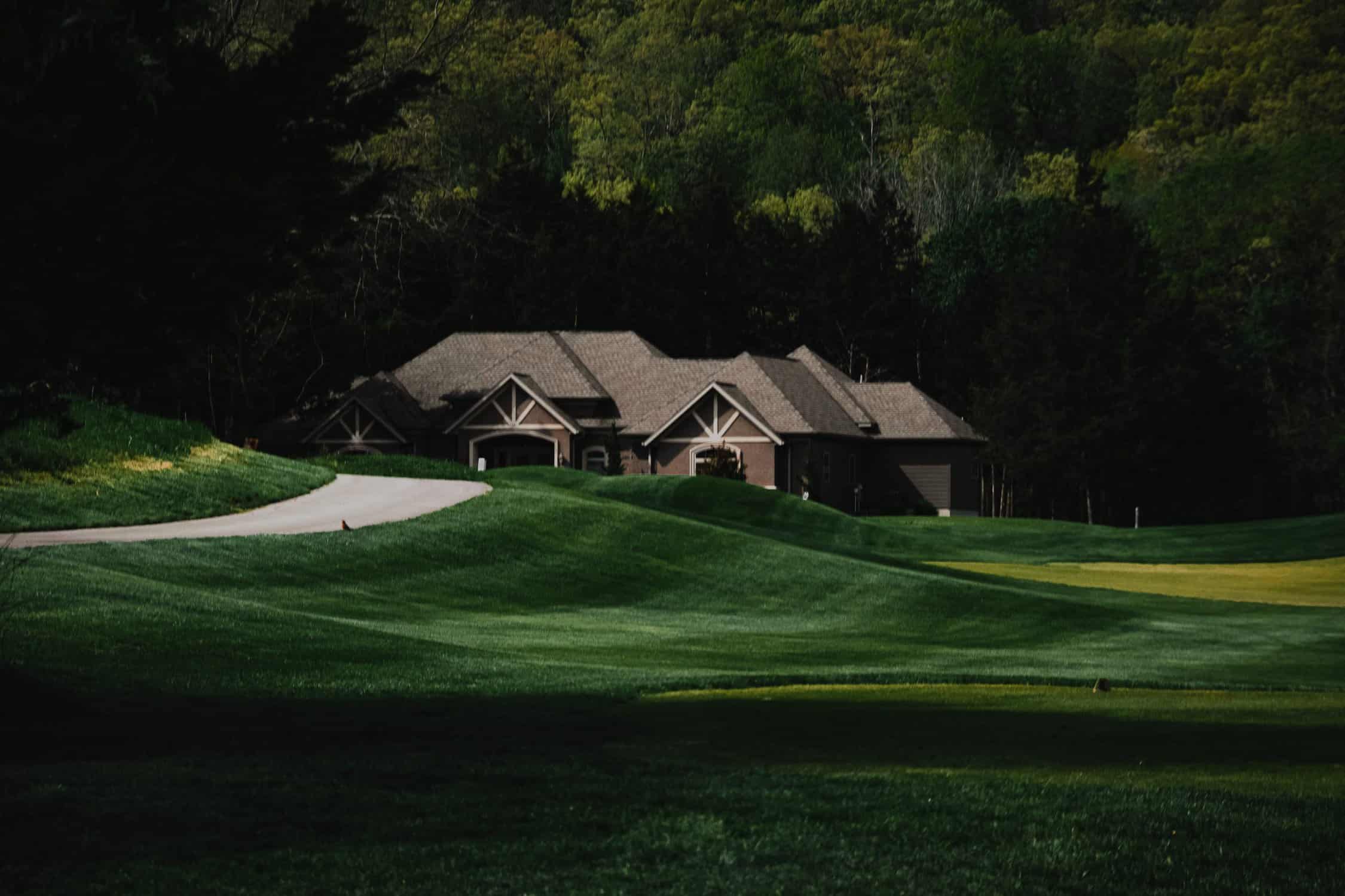 Featured image for “7  Things You Don’t Know About Golf Course Living”